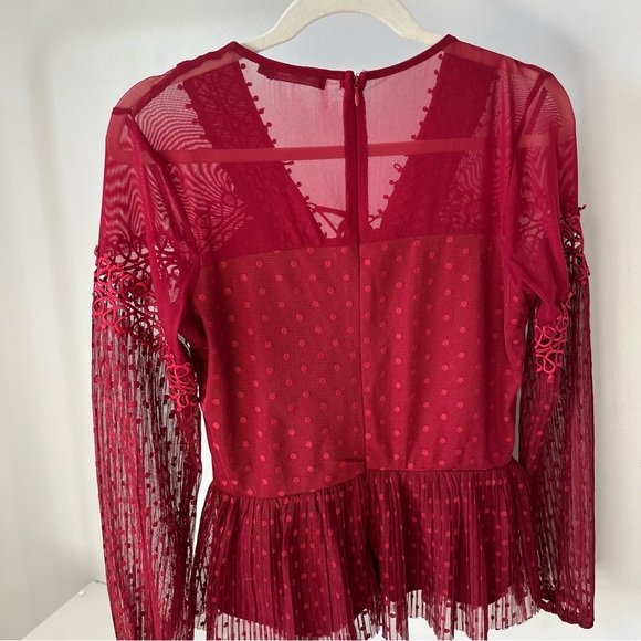 🩷BKE BOUTIQUE SHIRT RED LONG SLEEVE MESH PLEATED TULLE LACE UP SIZE SMALL - Picture 2 of 14